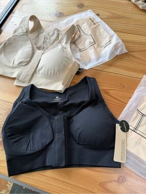 Shapermint Front-Closure Wireless Comfort Bras - Black & Cream